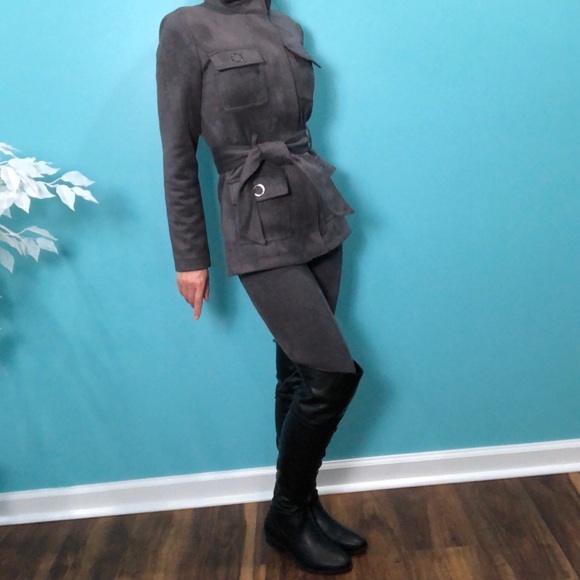 ⭐️NEW⭐️White House Black Market Faux Suede Safari Jacket With Removable Belt - Picture 4 of 11